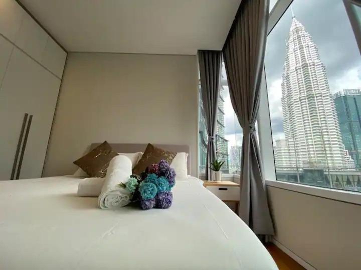 Sky Suites Klcc By Pnut Kuala Lumpur Bagian luar foto