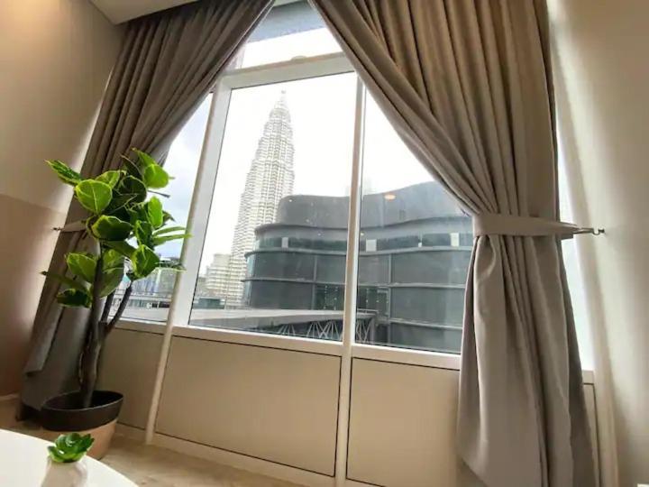 Sky Suites Klcc By Pnut Kuala Lumpur Bagian luar foto